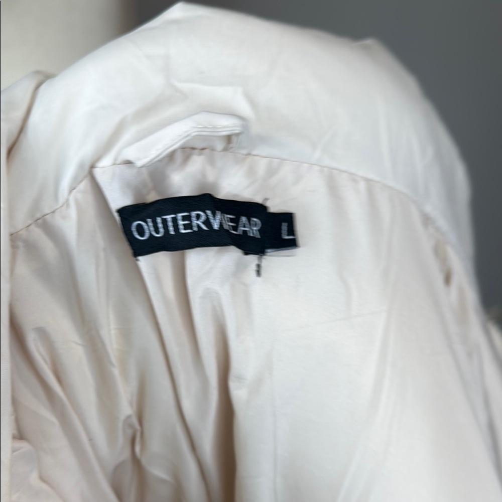Women's Cream Puffer Jacket - Picture 5 of 5